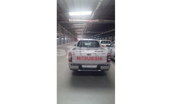 Buy Import Mitsubishi L200 White Car in Import - Dubai in Dushanbe Buy Import Mitsubishi L200 White Car in Import - Dubai in Dushanbe
