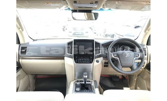 Buy Import Toyota Land Cruiser White Car in Import - Dubai in Dushanbe Buy Import Toyota Land Cruiser White Car in Import - Dubai in Dushanbe