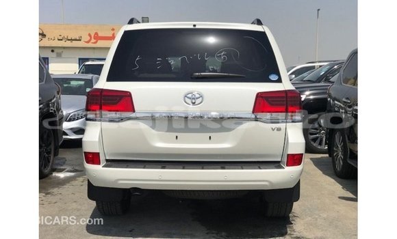 Buy Import Toyota Land Cruiser White Car in Import - Dubai in Dushanbe Buy Import Toyota Land Cruiser White Car in Import - Dubai in Dushanbe