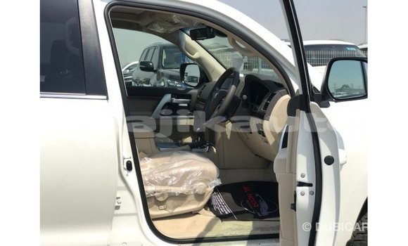 Buy Import Toyota Land Cruiser White Car in Import - Dubai in Dushanbe Buy Import Toyota Land Cruiser White Car in Import - Dubai in Dushanbe