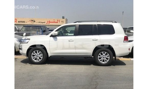 Buy Import Toyota Land Cruiser White Car in Import - Dubai in Dushanbe Buy Import Toyota Land Cruiser White Car in Import - Dubai in Dushanbe