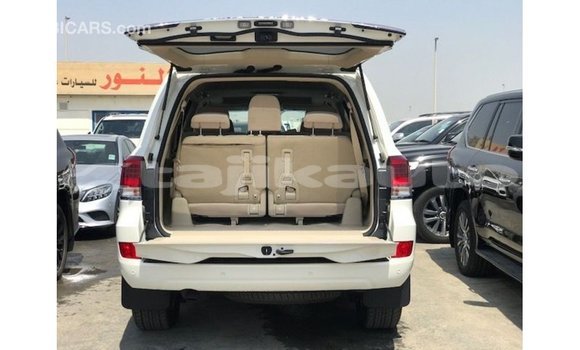 Buy Import Toyota Land Cruiser White Car in Import - Dubai in Dushanbe Buy Import Toyota Land Cruiser White Car in Import - Dubai in Dushanbe