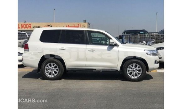 Buy Import Toyota Land Cruiser White Car in Import - Dubai in Dushanbe Buy Import Toyota Land Cruiser White Car in Import - Dubai in Dushanbe
