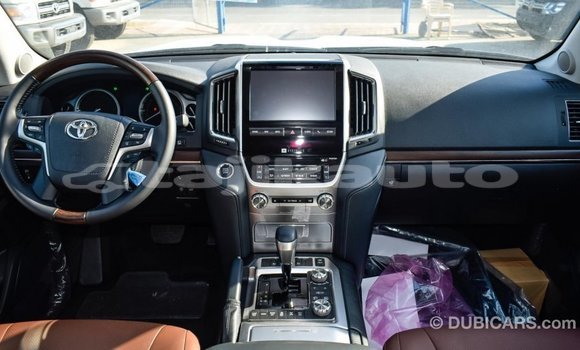 Buy Import Toyota Land Cruiser White Car in Import - Dubai in Dushanbe Buy Import Toyota Land Cruiser White Car in Import - Dubai in Dushanbe