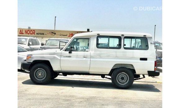 Buy Import Toyota Land Cruiser White Car in Import - Dubai in Dushanbe Buy Import Toyota Land Cruiser White Car in Import - Dubai in Dushanbe