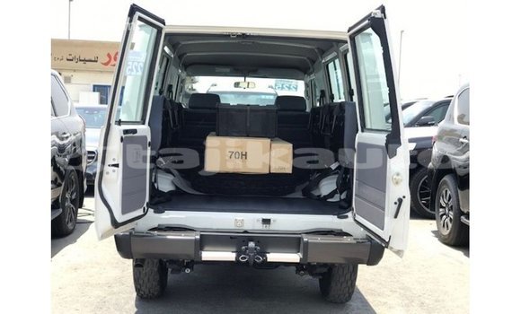 Buy Import Toyota Land Cruiser White Car in Import - Dubai in Dushanbe Buy Import Toyota Land Cruiser White Car in Import - Dubai in Dushanbe