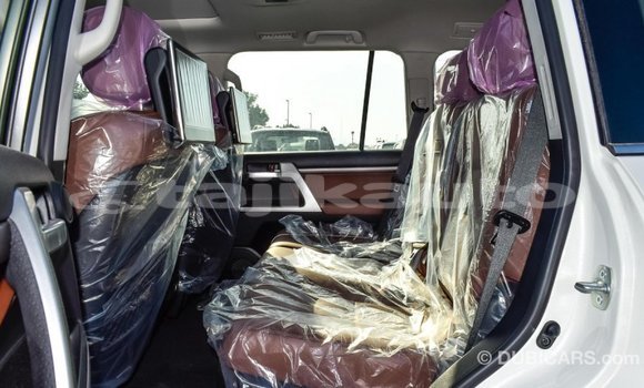 Buy Import Toyota Land Cruiser White Car in Import - Dubai in Dushanbe Buy Import Toyota Land Cruiser White Car in Import - Dubai in Dushanbe