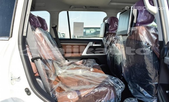 Buy Import Toyota Land Cruiser White Car in Import - Dubai in Dushanbe Buy Import Toyota Land Cruiser White Car in Import - Dubai in Dushanbe