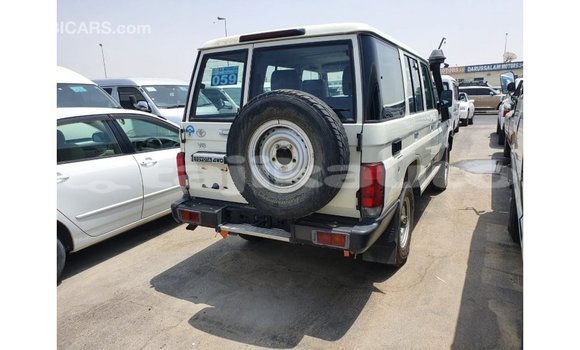 Buy Import Toyota Land Cruiser White Car in Import - Dubai in Dushanbe Buy Import Toyota Land Cruiser White Car in Import - Dubai in Dushanbe