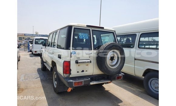 Buy Import Toyota Land Cruiser White Car in Import - Dubai in Dushanbe Buy Import Toyota Land Cruiser White Car in Import - Dubai in Dushanbe