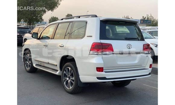 Buy Import Toyota Land Cruiser White Car in Import - Dubai in Dushanbe Buy Import Toyota Land Cruiser White Car in Import - Dubai in Dushanbe