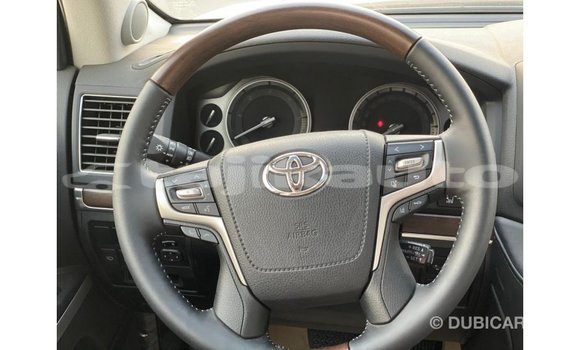 Buy Import Toyota Land Cruiser White Car in Import - Dubai in Dushanbe Buy Import Toyota Land Cruiser White Car in Import - Dubai in Dushanbe
