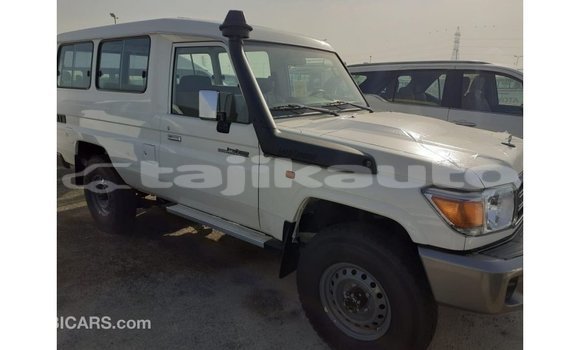 Buy Import Toyota Land Cruiser White Car in Import - Dubai in Dushanbe Buy Import Toyota Land Cruiser White Car in Import - Dubai in Dushanbe