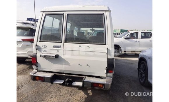 Buy Import Toyota Land Cruiser White Car in Import - Dubai in Dushanbe Buy Import Toyota Land Cruiser White Car in Import - Dubai in Dushanbe