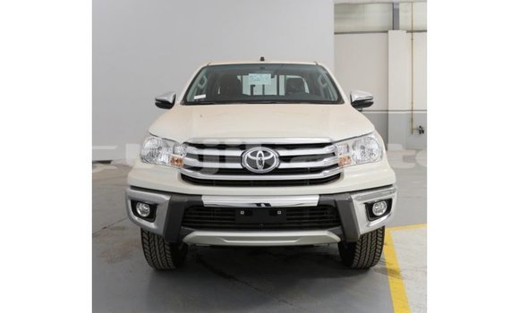 Buy Import Toyota Hilux White Car in Import - Dubai in Dushanbe
