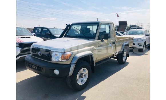 Buy Import Toyota Land Cruiser Beige Car in Import - Dubai in Dushanbe Buy Import Toyota Land Cruiser Beige Car in Import - Dubai in Dushanbe