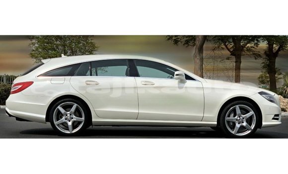 Buy Import Mercedes-Benz 190 White Car in Import - Dubai in Dushanbe Buy Import Mercedes-Benz 190 White Car in Import - Dubai in Dushanbe