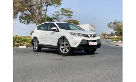 Buy Import Toyota 4Runner White Car in Import - Dubai in Dushanbe