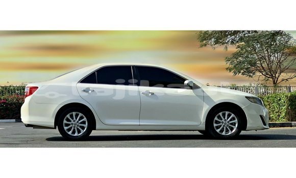 Buy Import Toyota Camry White Car in Import - Dubai in Dushanbe Buy Import Toyota Camry White Car in Import - Dubai in Dushanbe