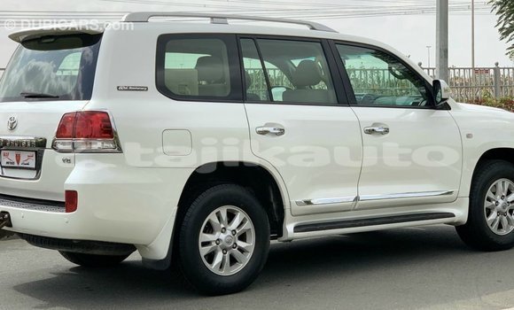 Buy Import Toyota Land Cruiser White Car in Import - Dubai in Dushanbe Buy Import Toyota Land Cruiser White Car in Import - Dubai in Dushanbe