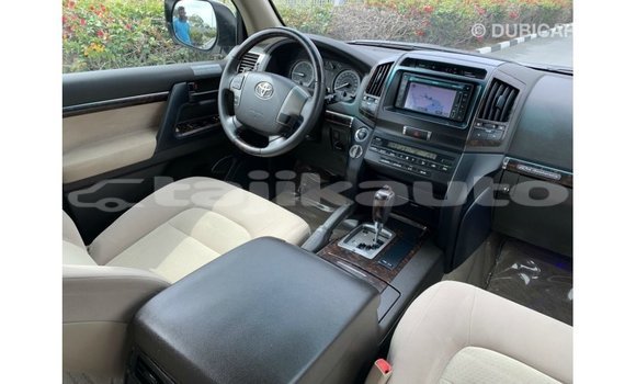 Buy Import Toyota Land Cruiser White Car in Import - Dubai in Dushanbe Buy Import Toyota Land Cruiser White Car in Import - Dubai in Dushanbe
