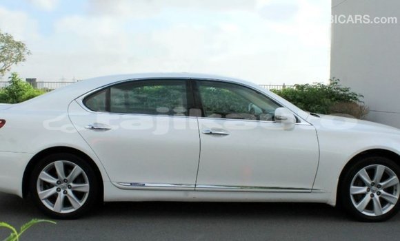 Buy Import Lexus LS White Car in Import - Dubai in Dushanbe Buy Import Lexus LS White Car in Import - Dubai in Dushanbe