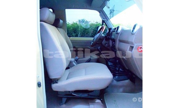 Buy Import Toyota Land Cruiser Beige Car in Import - Dubai in Dushanbe Buy Import Toyota Land Cruiser Beige Car in Import - Dubai in Dushanbe