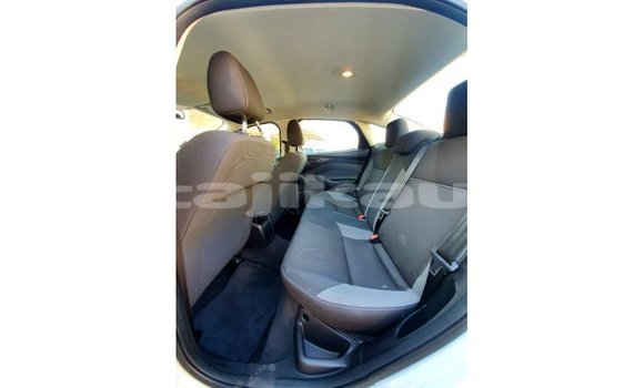 Buy Import Ford Focus White Car in Import - Dubai in Dushanbe Buy Import Ford Focus White Car in Import - Dubai in Dushanbe
