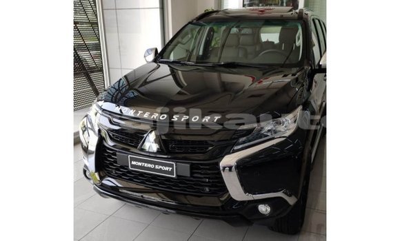 Buy Import Mitsubishi Montero Black Car in Import - Dubai in Dushanbe