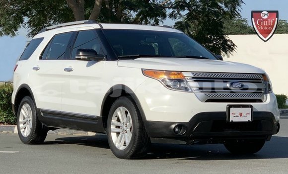 Buy Import Ford Explorer White Car in Import - Dubai in Dushanbe