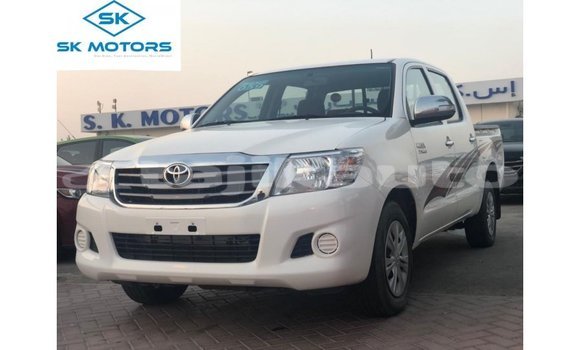 Buy Import Toyota Hilux White Car in Import - Dubai in Dushanbe