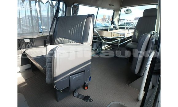 Buy Import Nissan Caravan White Car in Import - Dubai in Dushanbe Buy Import Nissan Caravan White Car in Import - Dubai in Dushanbe