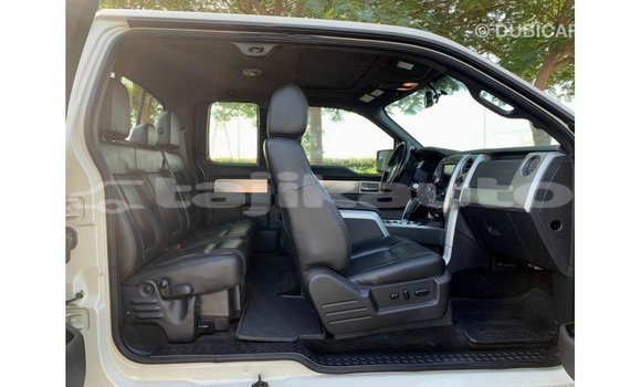 Buy Import Ford Club Wagon Beige Car in Import - Dubai in Dushanbe Buy Import Ford Club Wagon Beige Car in Import - Dubai in Dushanbe