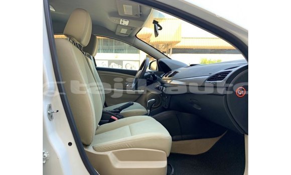 Buy Import Renault Fluence White Car in Import - Dubai in Dushanbe Buy Import Renault Fluence White Car in Import - Dubai in Dushanbe