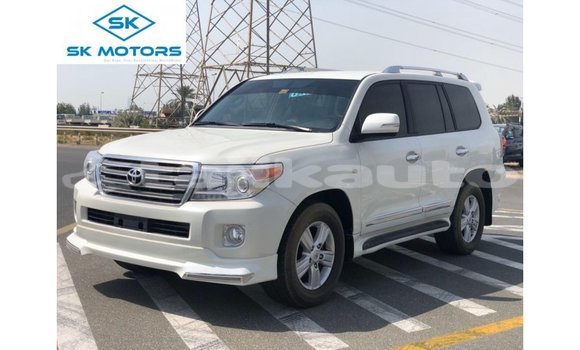 Buy Import Toyota Land Cruiser White Car in Import - Dubai in Dushanbe Buy Import Toyota Land Cruiser White Car in Import - Dubai in Dushanbe