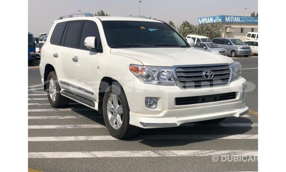 Buy Import Toyota Land Cruiser White Car in Import - Dubai in Dushanbe Buy Import Toyota Land Cruiser White Car in Import - Dubai in Dushanbe