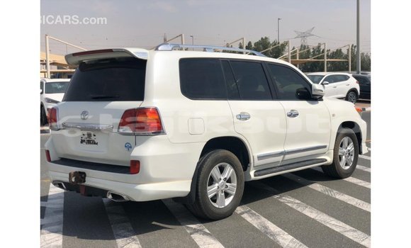 Buy Import Toyota Land Cruiser White Car in Import - Dubai in Dushanbe Buy Import Toyota Land Cruiser White Car in Import - Dubai in Dushanbe