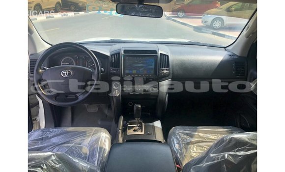 Buy Import Toyota Land Cruiser White Car in Import - Dubai in Dushanbe Buy Import Toyota Land Cruiser White Car in Import - Dubai in Dushanbe