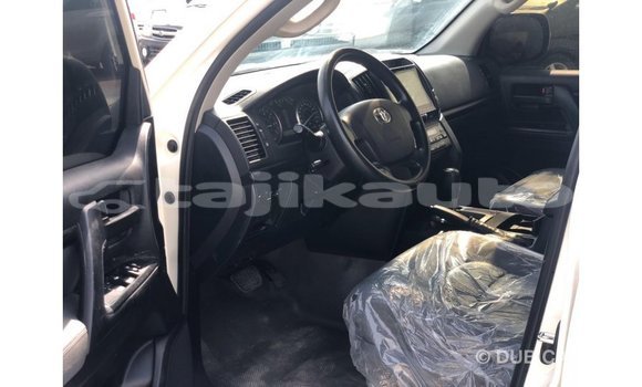 Buy Import Toyota Land Cruiser White Car in Import - Dubai in Dushanbe Buy Import Toyota Land Cruiser White Car in Import - Dubai in Dushanbe