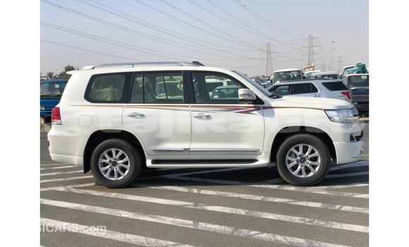 Buy Import Toyota Land Cruiser White Car in Import - Dubai in Dushanbe Buy Import Toyota Land Cruiser White Car in Import - Dubai in Dushanbe