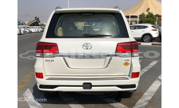 Buy Import Toyota Land Cruiser White Car in Import - Dubai in Dushanbe Buy Import Toyota Land Cruiser White Car in Import - Dubai in Dushanbe