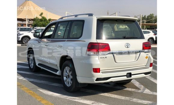 Buy Import Toyota Land Cruiser White Car in Import - Dubai in Dushanbe Buy Import Toyota Land Cruiser White Car in Import - Dubai in Dushanbe