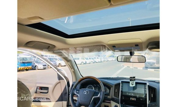 Buy Import Toyota Land Cruiser White Car in Import - Dubai in Dushanbe Buy Import Toyota Land Cruiser White Car in Import - Dubai in Dushanbe