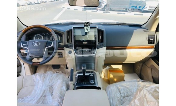 Buy Import Toyota Land Cruiser White Car in Import - Dubai in Dushanbe Buy Import Toyota Land Cruiser White Car in Import - Dubai in Dushanbe