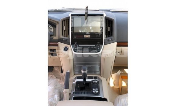 Buy Import Toyota Land Cruiser White Car in Import - Dubai in Dushanbe Buy Import Toyota Land Cruiser White Car in Import - Dubai in Dushanbe