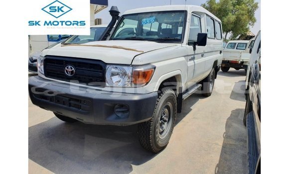 Buy Import Toyota Land Cruiser White Car in Import - Dubai in Dushanbe Buy Import Toyota Land Cruiser White Car in Import - Dubai in Dushanbe