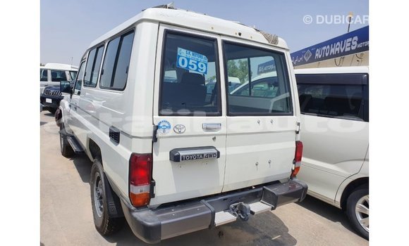 Buy Import Toyota Land Cruiser White Car in Import - Dubai in Dushanbe Buy Import Toyota Land Cruiser White Car in Import - Dubai in Dushanbe