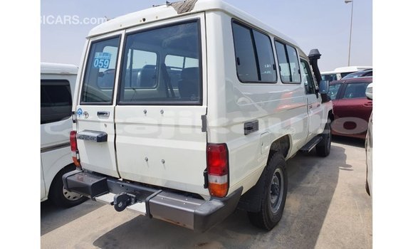 Buy Import Toyota Land Cruiser White Car in Import - Dubai in Dushanbe Buy Import Toyota Land Cruiser White Car in Import - Dubai in Dushanbe
