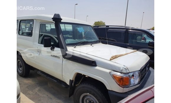 Buy Import Toyota Land Cruiser White Car in Import - Dubai in Dushanbe Buy Import Toyota Land Cruiser White Car in Import - Dubai in Dushanbe