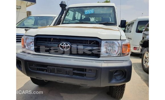 Buy Import Toyota Land Cruiser White Car in Import - Dubai in Dushanbe Buy Import Toyota Land Cruiser White Car in Import - Dubai in Dushanbe